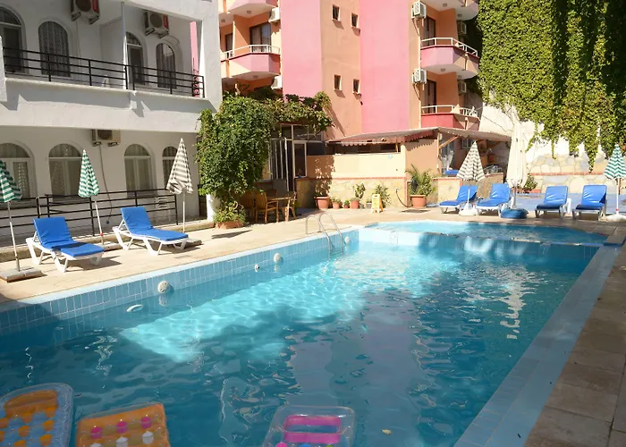 City Hotel Отель