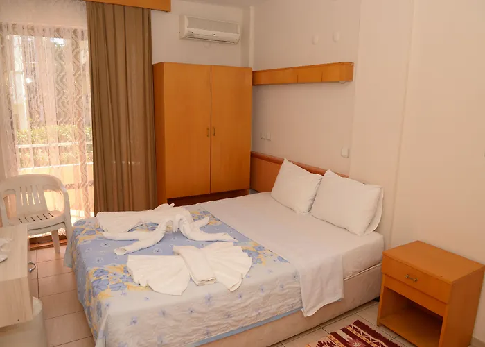 City Hotel Отель