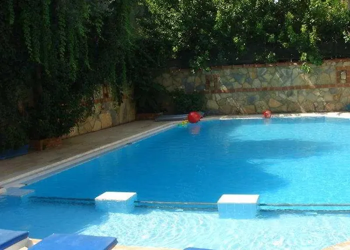 City Hotel Отель